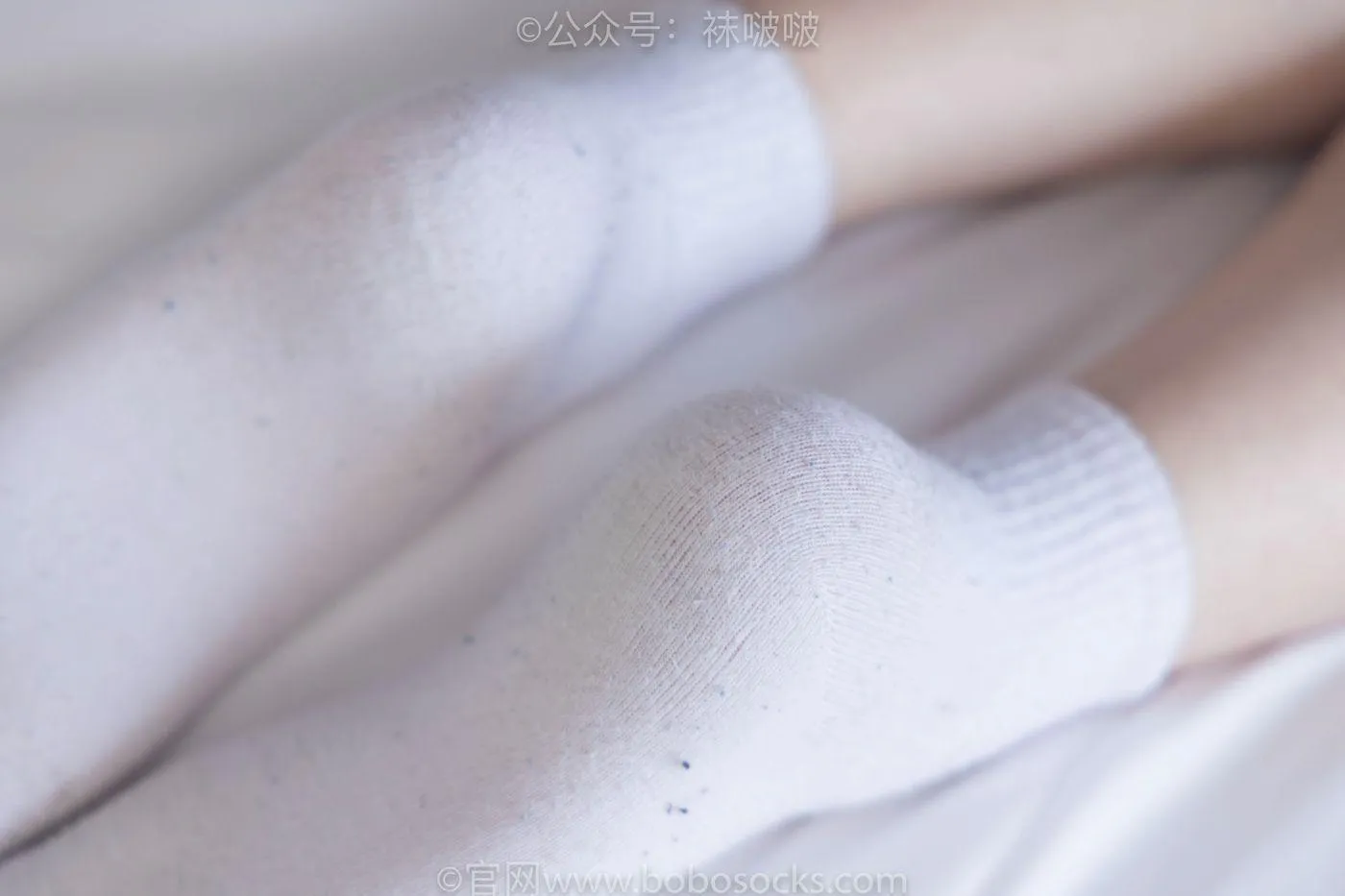 [BoBoSocks袜啵啵]NO.084 苏苏-运动鞋、日常所穿白棉袜、裸足 [140P]插图2